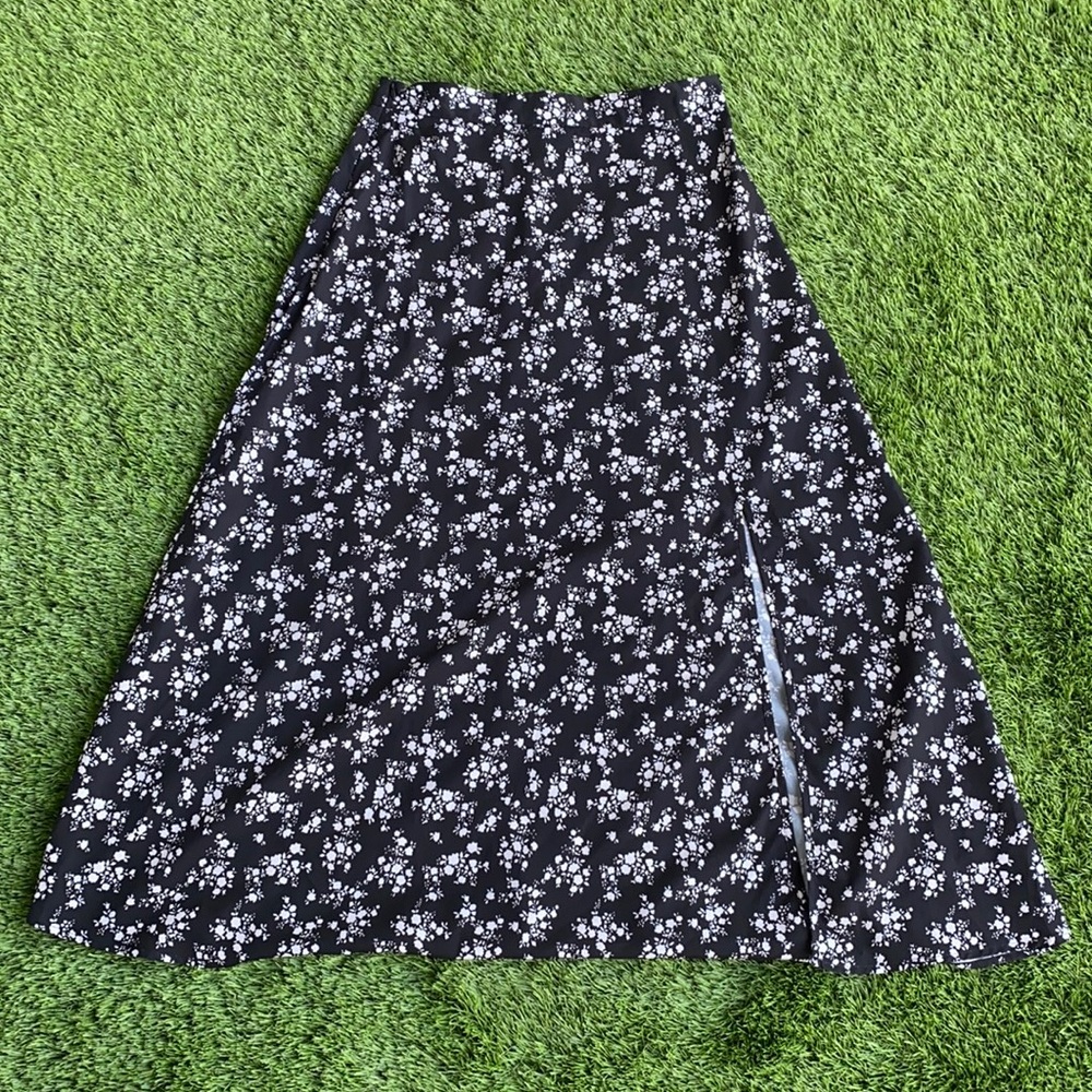 Black and White Floral Pattern Maxi Skirt